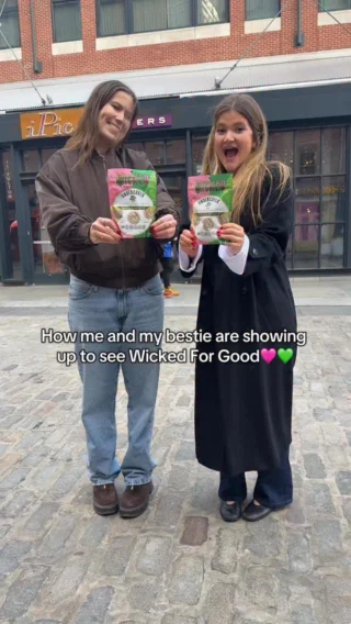 Dark Chocolate + Cherries70-Pack of Individually Wrapped Crisps